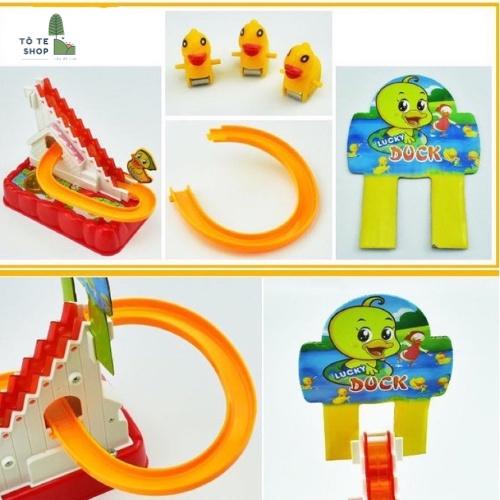 Đồ chơi vịt vàng leo thang, cầu trượt mini với những chú vịt vàng đáng yêu cho bé vui chơi thỏa thích