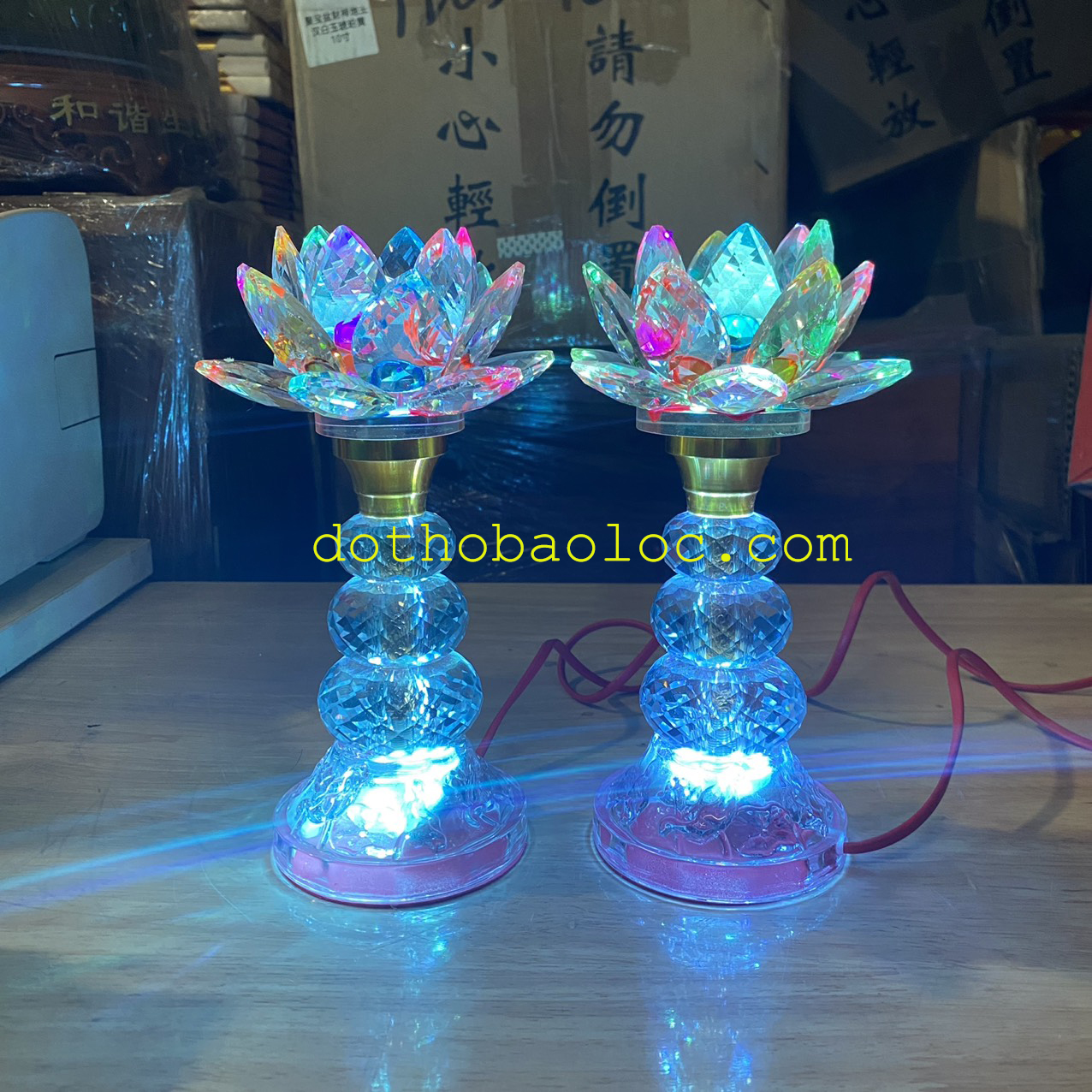 Đèn pha lê hoa sen 3 cục bông cao cấp nhập khẩu từ Đài Loan cao 22cm