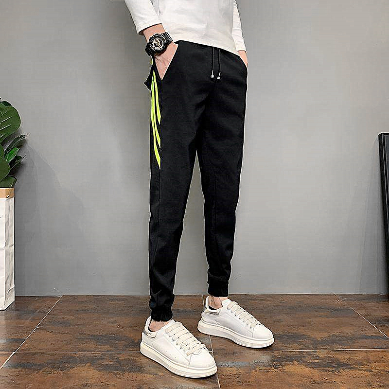 Quần jogger 9 phân họa tiết sọc vàng cá tính