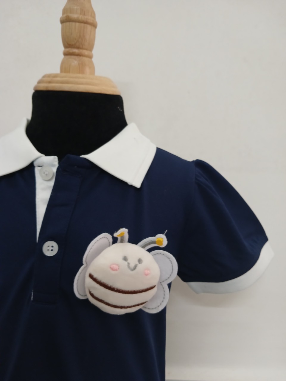 ĐẦM BÉ GÁI POLO XANH NAVY BEE BÈO LAI