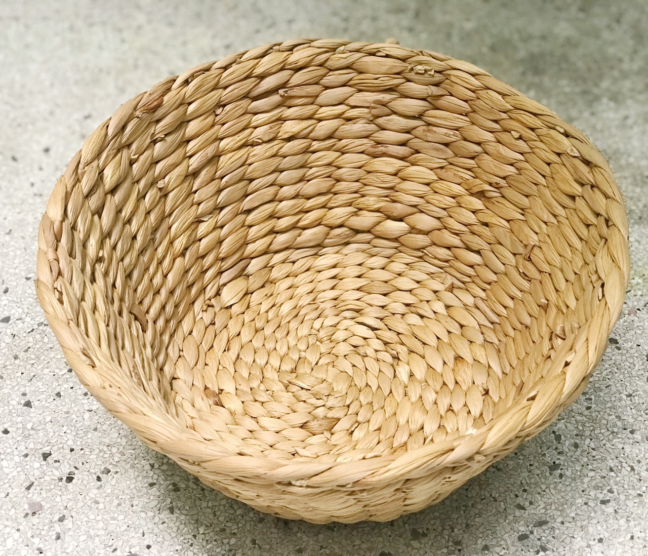 Sọt đa năng đan lục bình , hình tròn, dùng để vật dụng gia đình, trang trí home decor