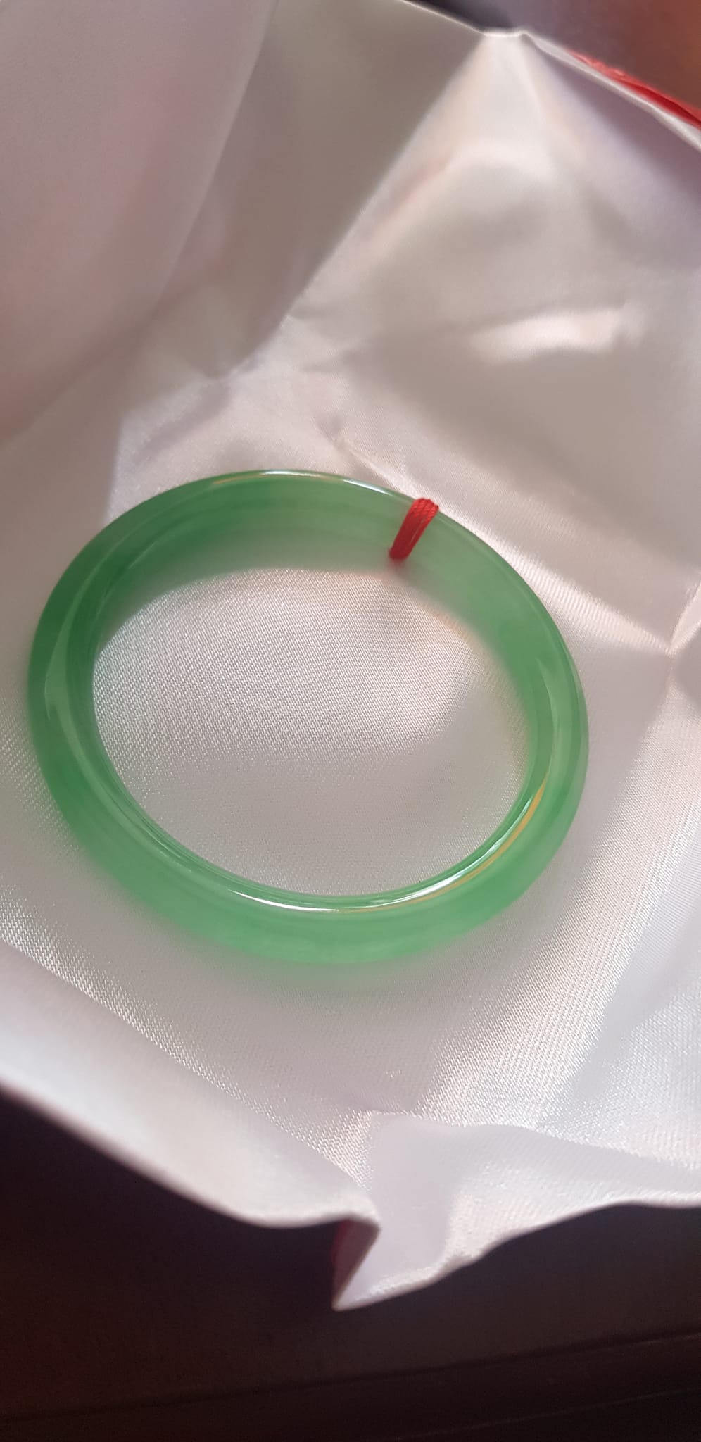 Vòng cẩm thạch Đẹp I 53mm Ni 53mm x cọng 7mm Vòng màu xanh Ngọc nhẹ nhàng bóng đẹp xinh xắn Nữ mệnh Mộc mệnh Hỏa mệnh Thủy 52kg - 56kg đeo đẹp ạ