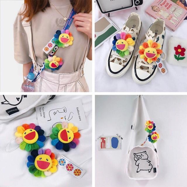 Ghim cài Kaikai Kiki hình hoa mặt trời