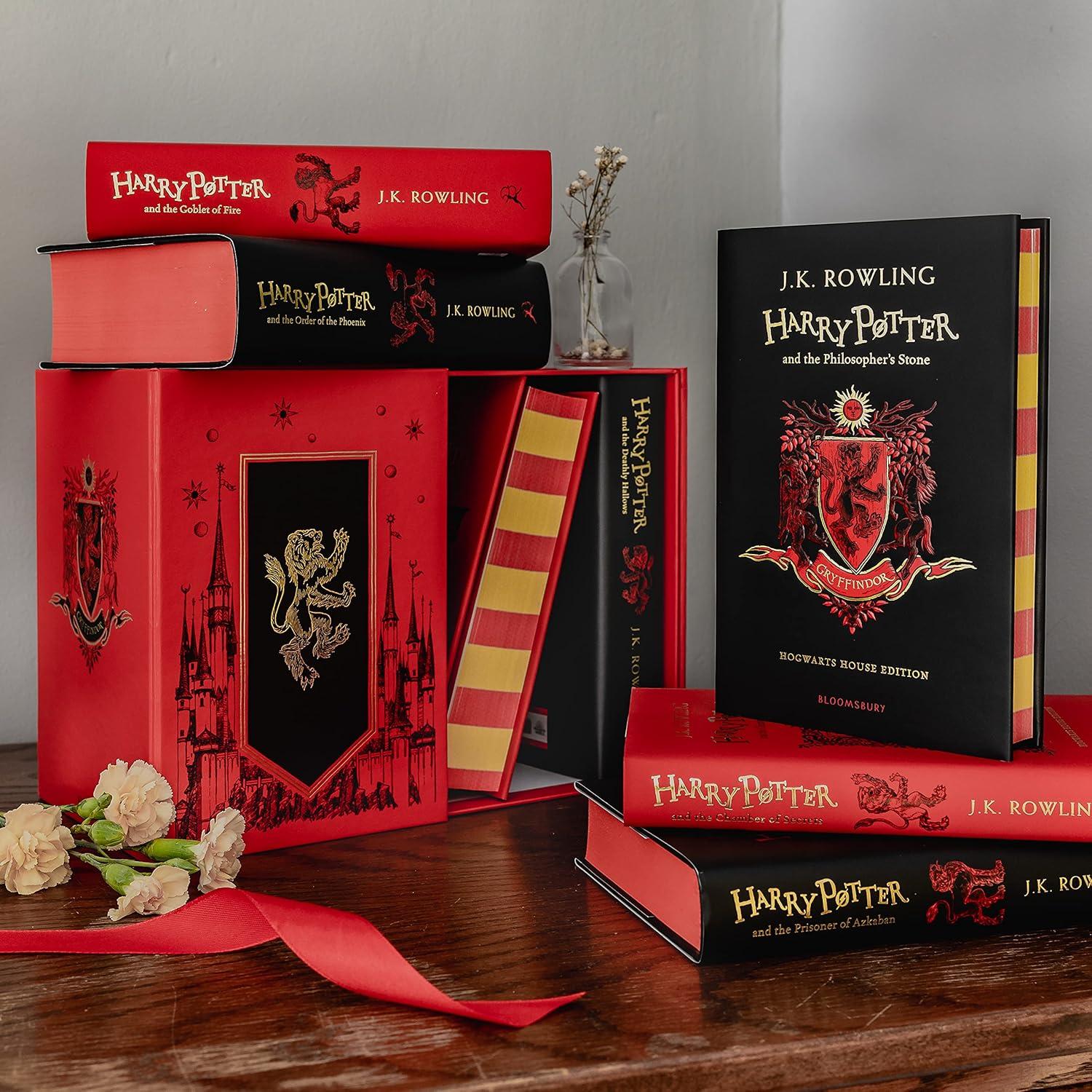 Sách ngoại văn: Harry Potter Gryffindor House Edition Hardback Box Set