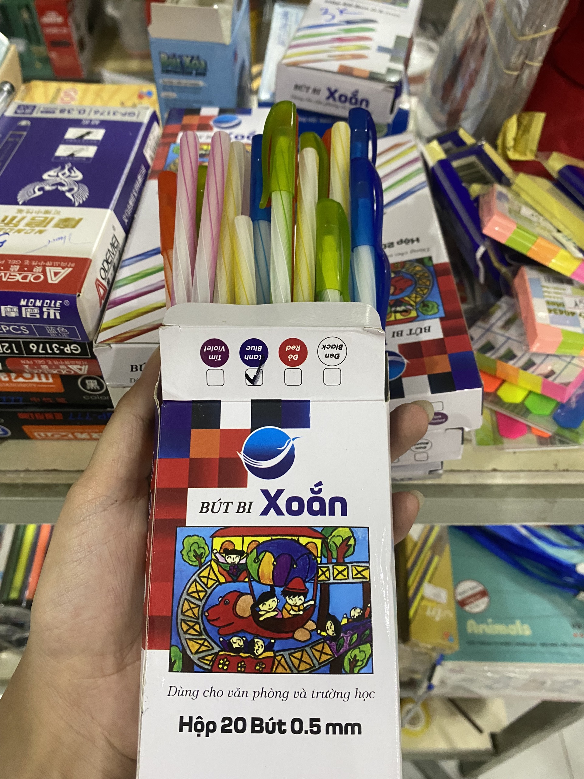 Hộp 20 cây bút nến xoắn