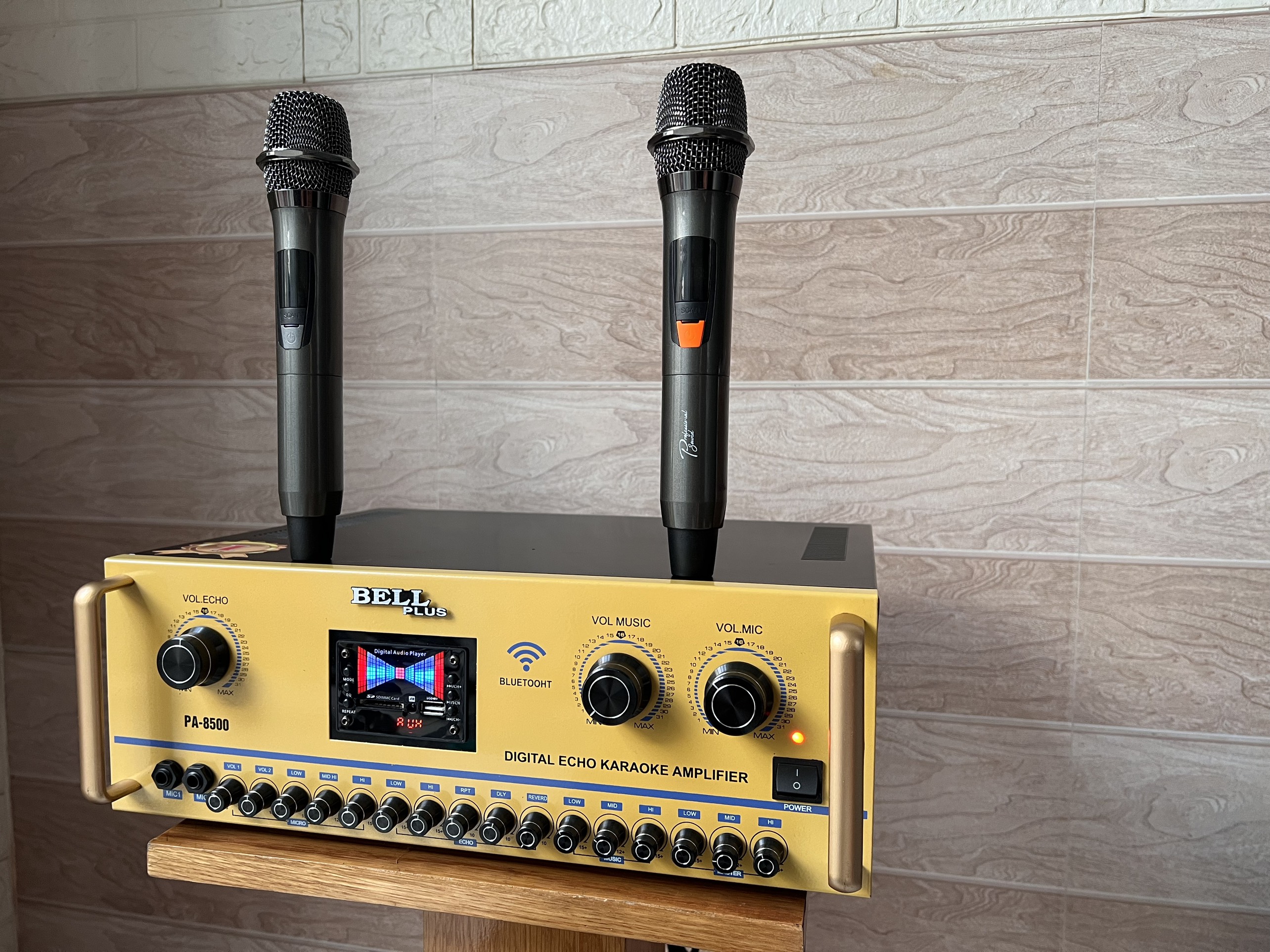 Đẩy liền vang 16 sò lớn tích hợp micro không dây cao cấp Bellplus PA - 8500