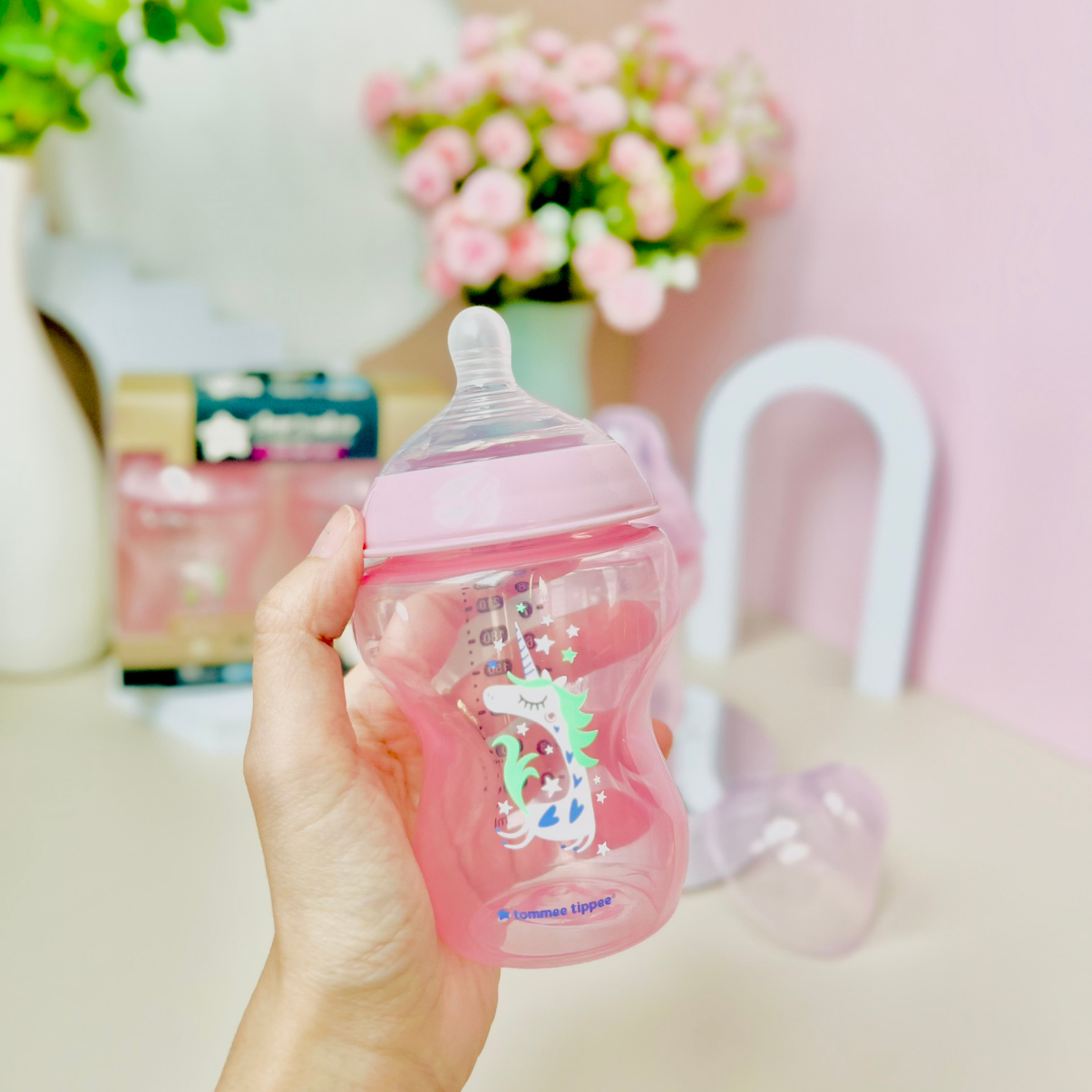 Bình Sữa Ty Siêu Mềm Tự Nhiên Tommee Tippee Closer To Nature 260ml, Núm Ty Của Bình 3-6 tháng - Hồng (Bình Đôi)