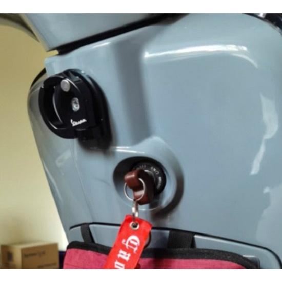 Móc Treo Vespa CNC Nhôm Đủ Màu Có Logo Vespa