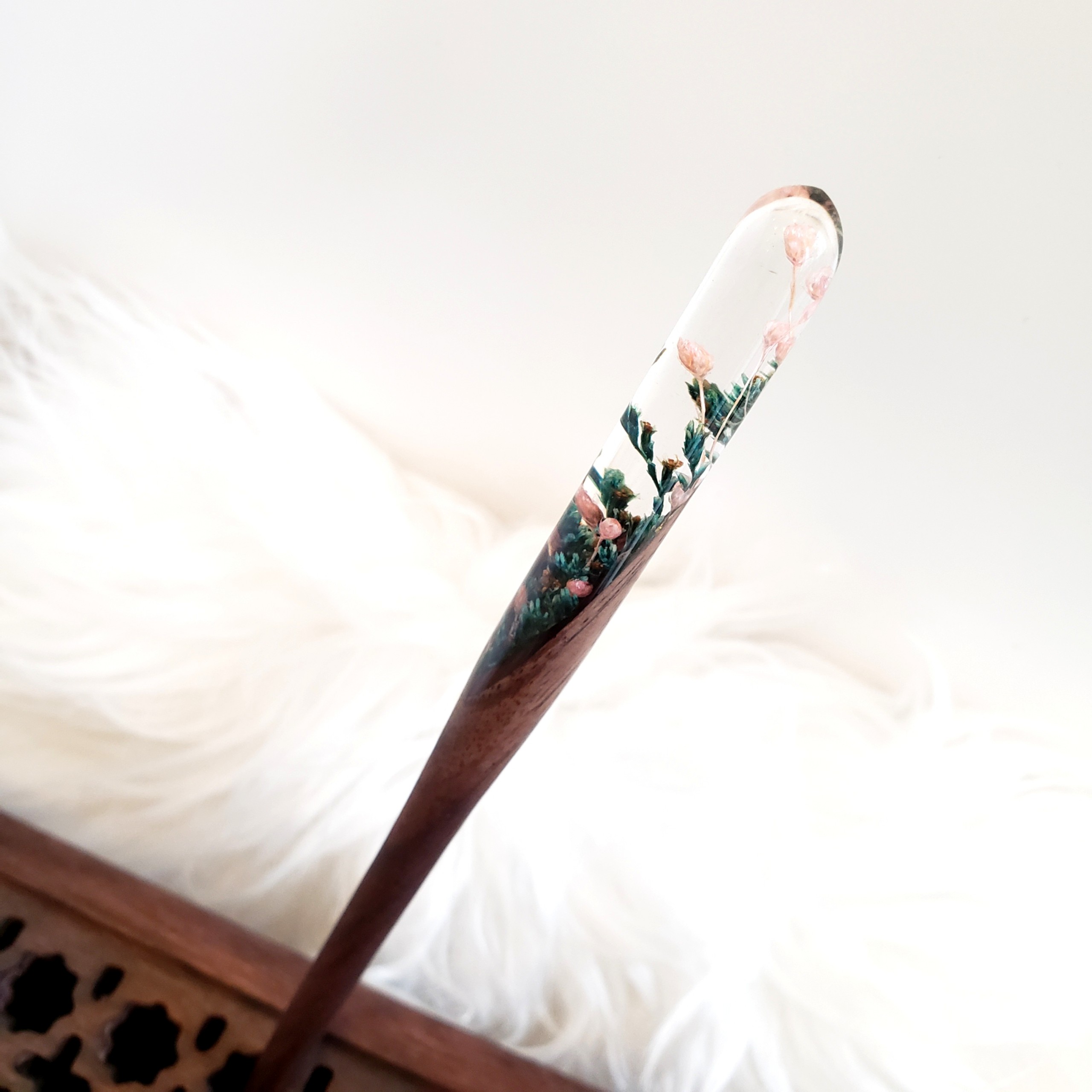TRÂM CÀI TÓC GỖ - RESIN &amp; BABYGROOM