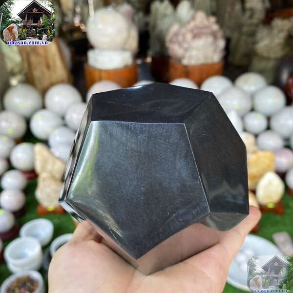 Đá phong thủy 12 mặt để bàn mệnh Mộc - Mang tài lộc, may mắn cho gia chủ