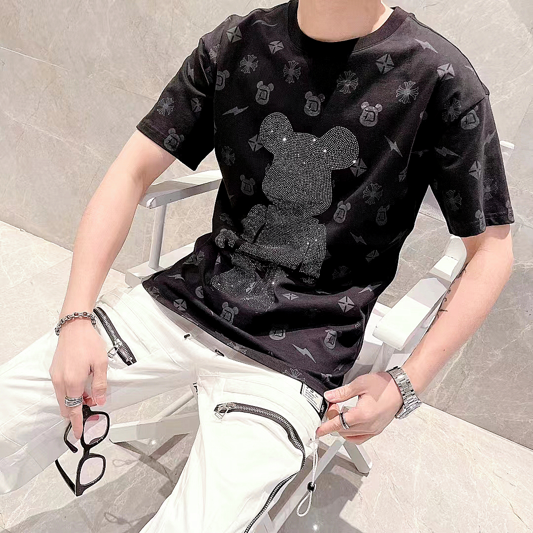 Áo thun nam tay ngắn cao cấp TC chất vải cotton cùng họa tiết gấu đính hạt và hình in sắc nét, phong cách năng động-8880