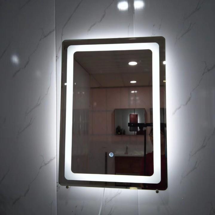 Gương nhà tắm có đèn LED cảm ứng bật tắt trên mặt gương, Gương treo tường chữ nhật cực đẹp Bảo Long