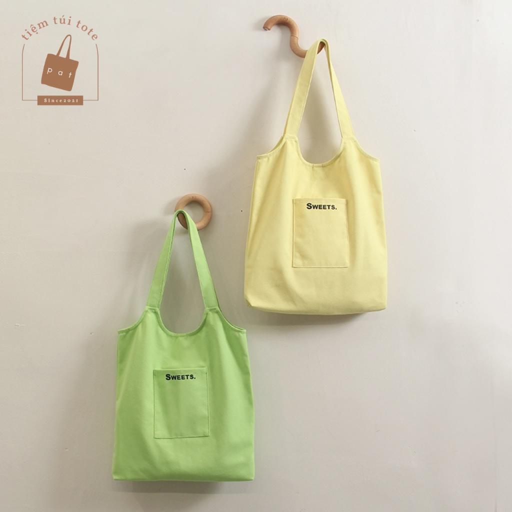 Túi đeo vai vải canvas in chữ SWEETS. đựng vừa laptop 14 inch có nút bấm và túi ngoài TP19 | tiemtuitotebypat