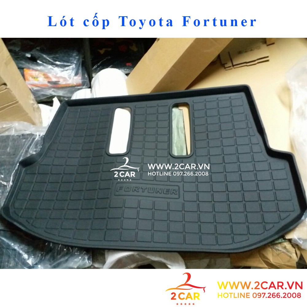 Lót cốp xe Toyota Fortuner 2017 - 2022 nhựa dẻo cao cấp