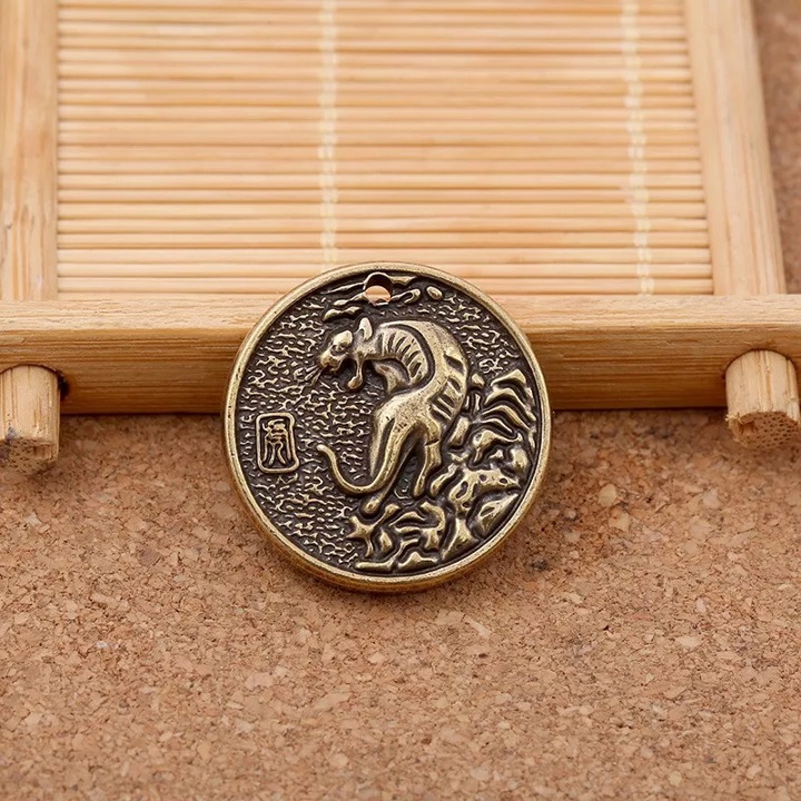 Mặt đồng xu đồng hình con Cọp, làm móc đeo chìa khóa, mặt dây chuyền, quà tặng người thân, bạn bè ý nghĩa - SP002432