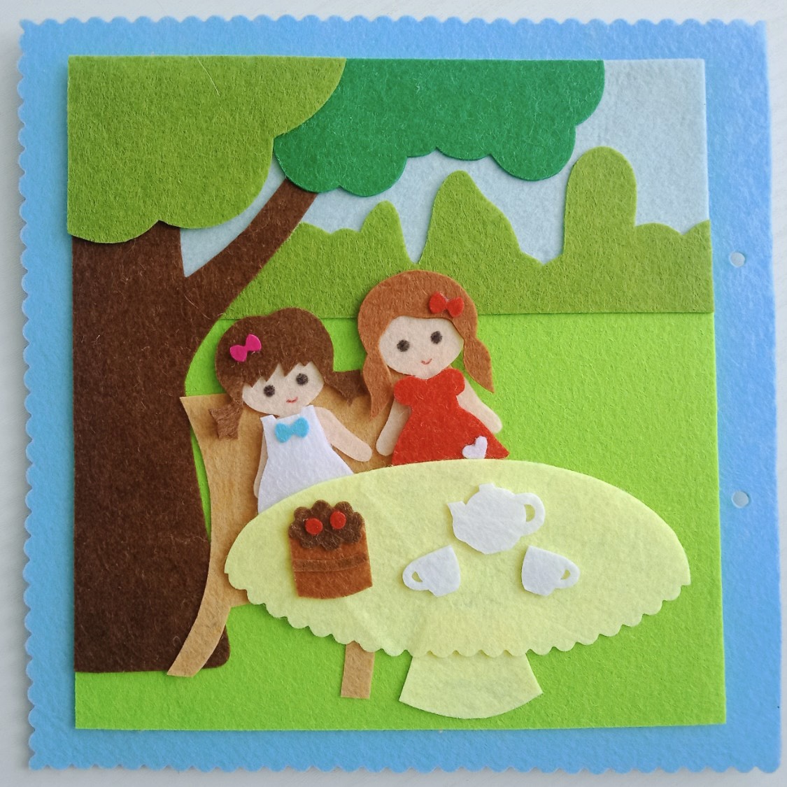 Đồ Chơi Sách Vải Nhà Búp Bê ĐÔI BẠN THÂN - Sách vải handmade cho bé