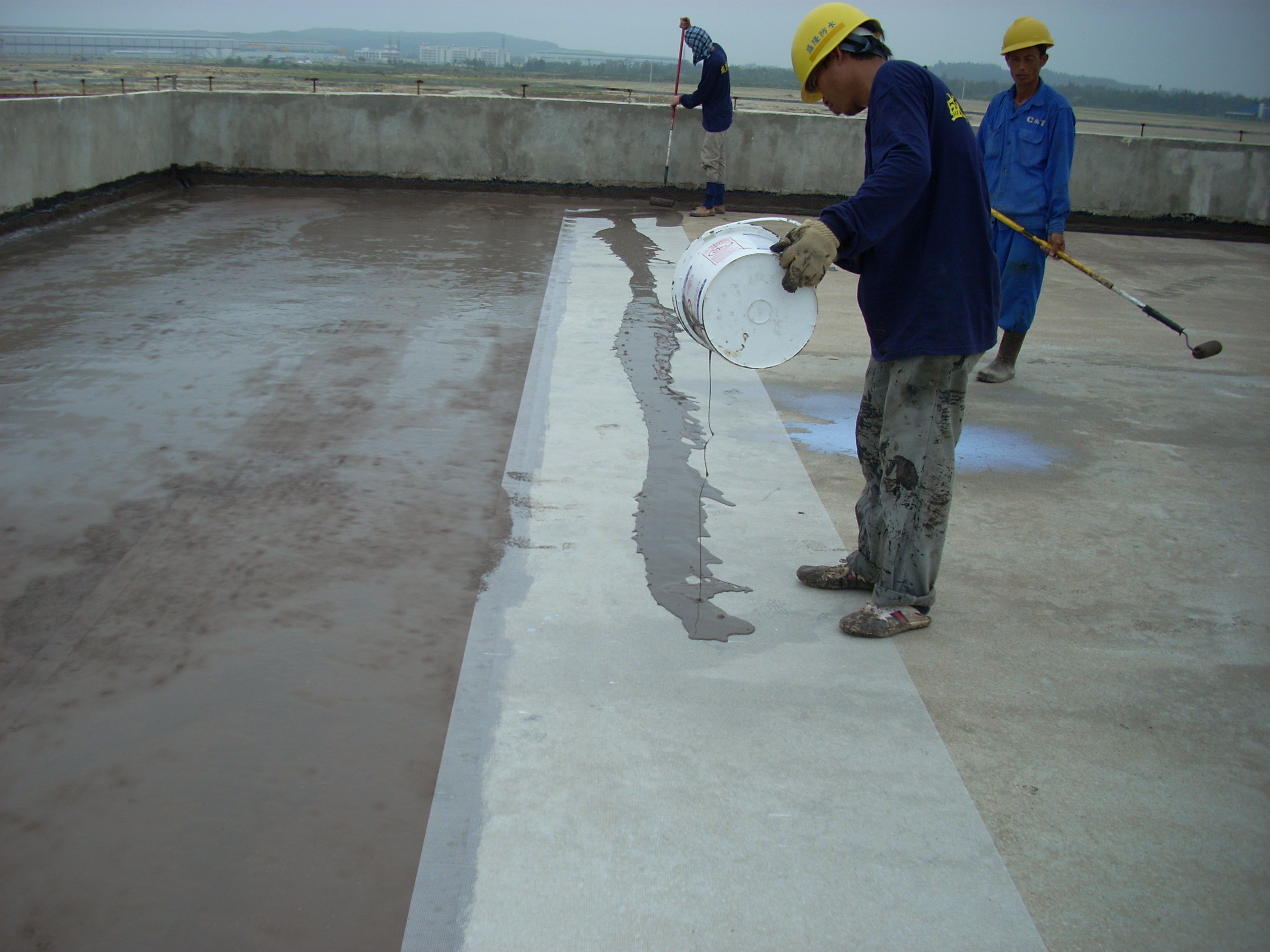 Lưới vải thủy tinh gia cường chống thấm,chịu tải cao nên được gia cường cho đường nứt nơi cần cường độ cao.Chống Thấm Vmix