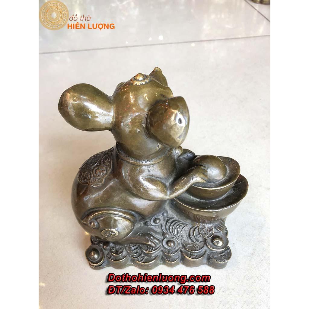Tượng Linh Vật Chuột Ngồi Gậy Như Ý Bằng Đồng Màu giả Cổ