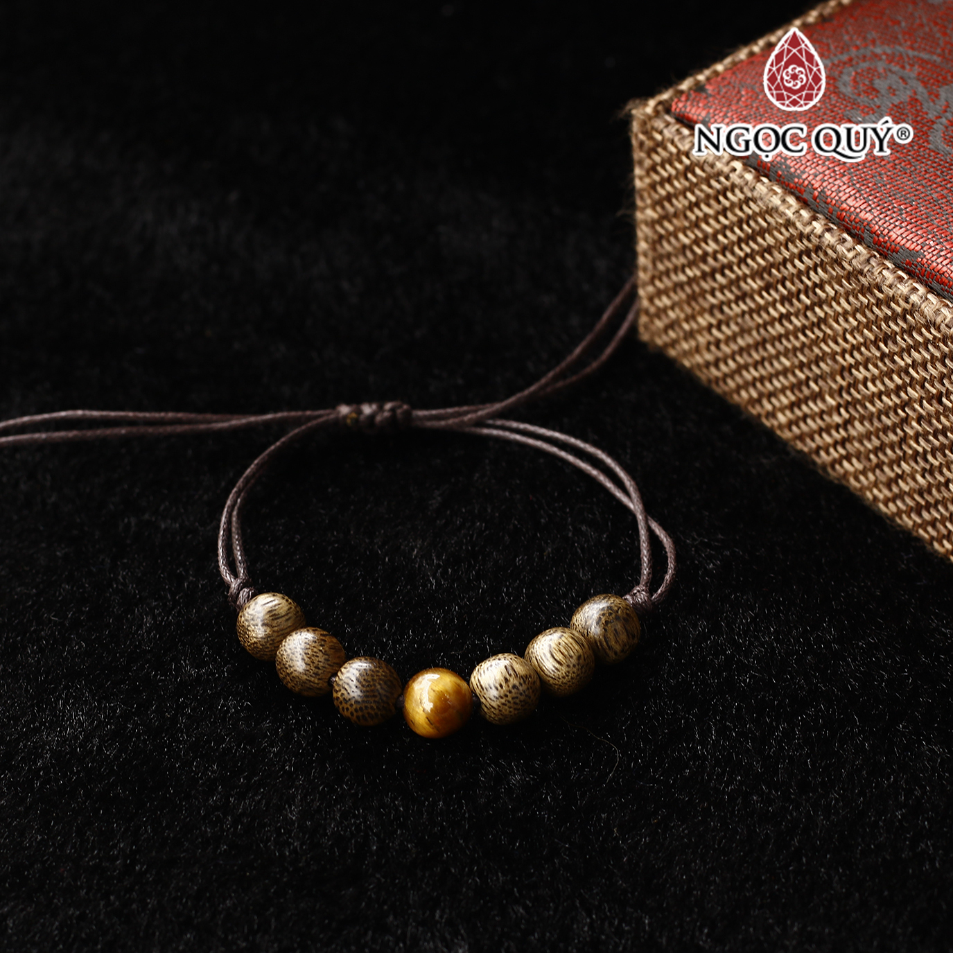 Vòng trầm tốc thắt dây phối đá mắt hổ vàng nâu - Ngọc Quý Gemstones