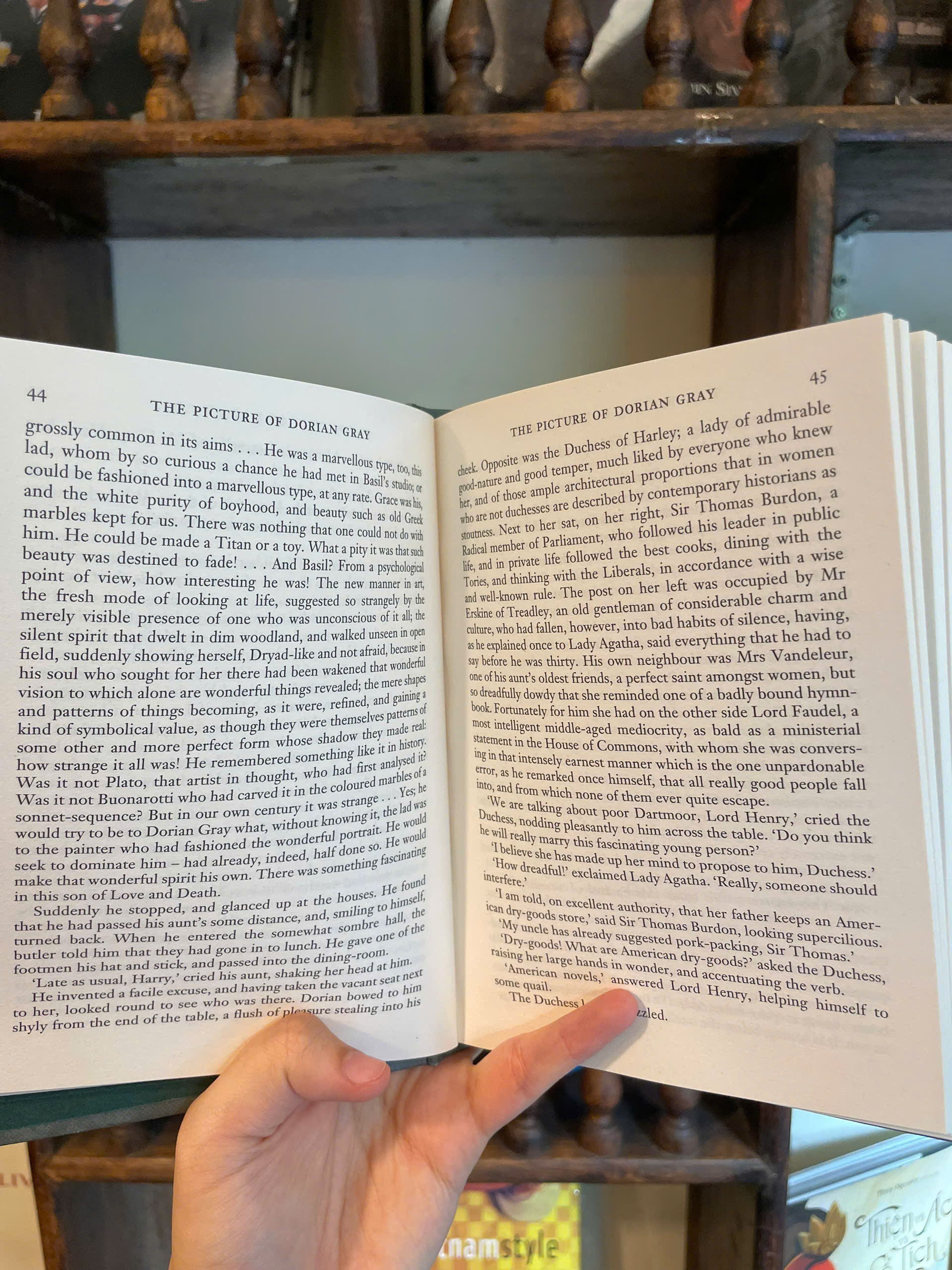Sách - The Picture of Dorian Gray by Oscar Wilde - Classics/Fiction/Horror book in English