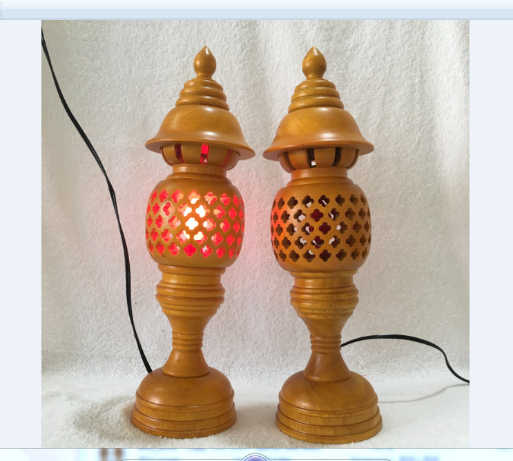 Cặp đèn thờ bằng gỗ hương phun vàng cao 36cm phong thủy siêu đẹp - hàng loại 1