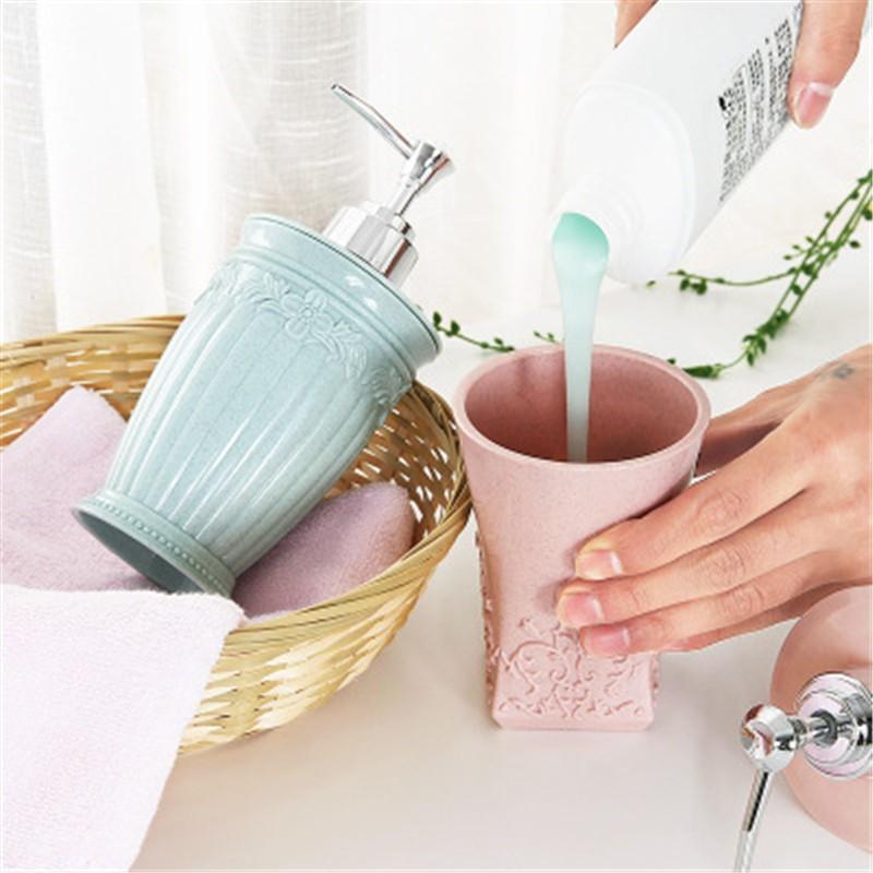 Chai rỗng đựng dầu gội sữa tắm