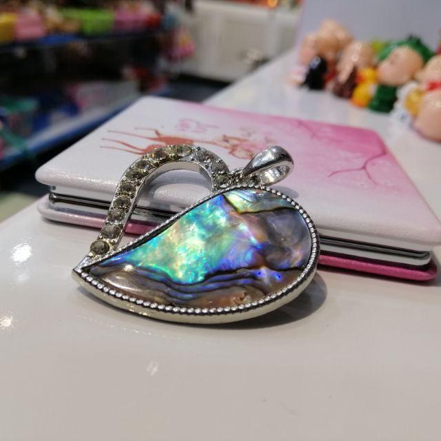 Mặt dây cổ cẩn xà cừ