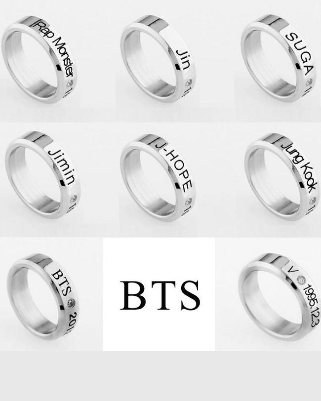 Nhẫn Titan khắc tên và năm sinh các thành viên BTS