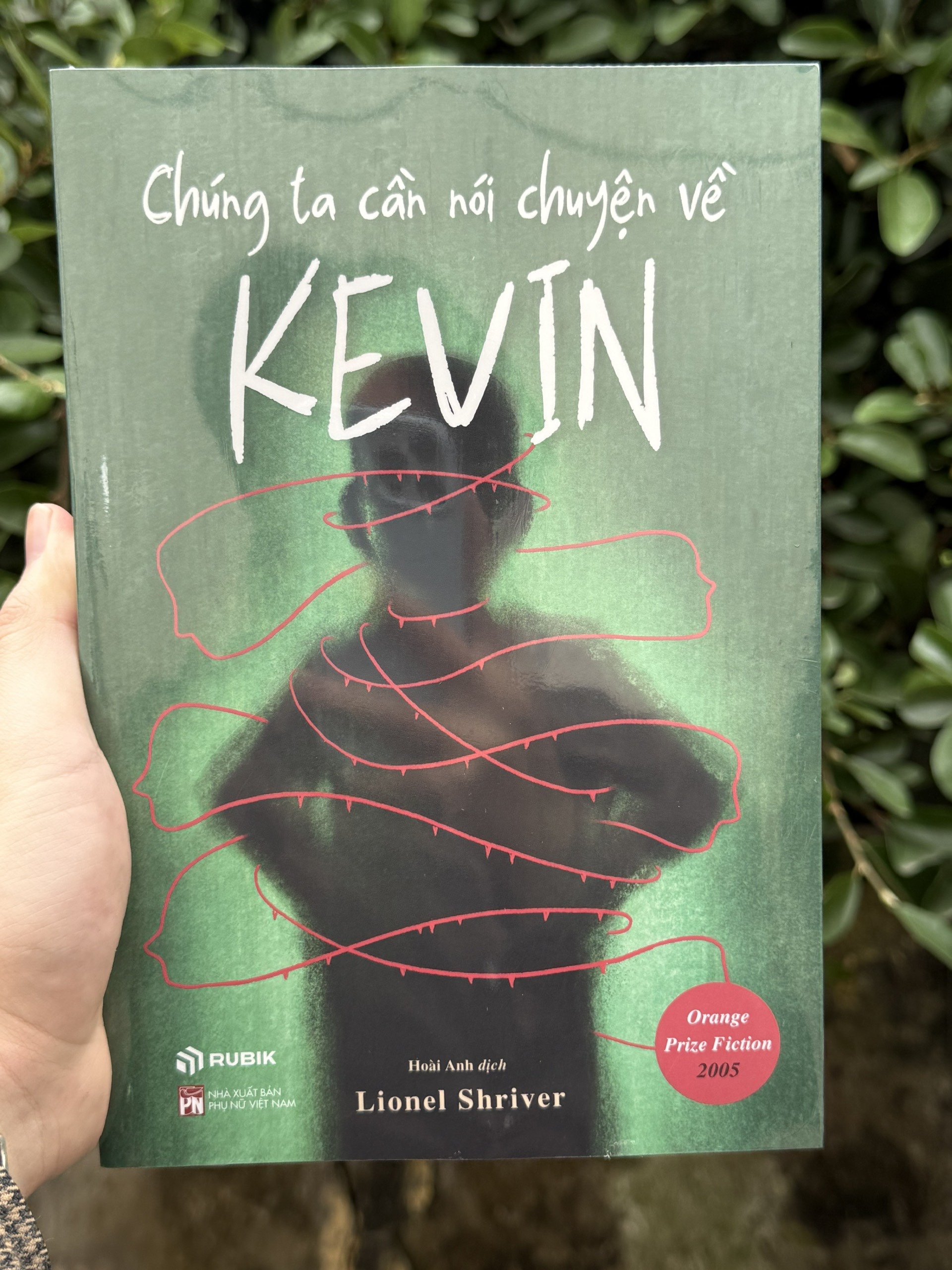 Sách Chúng Ta Cần Nói Chuyện Về Kevin - ảnh 8
