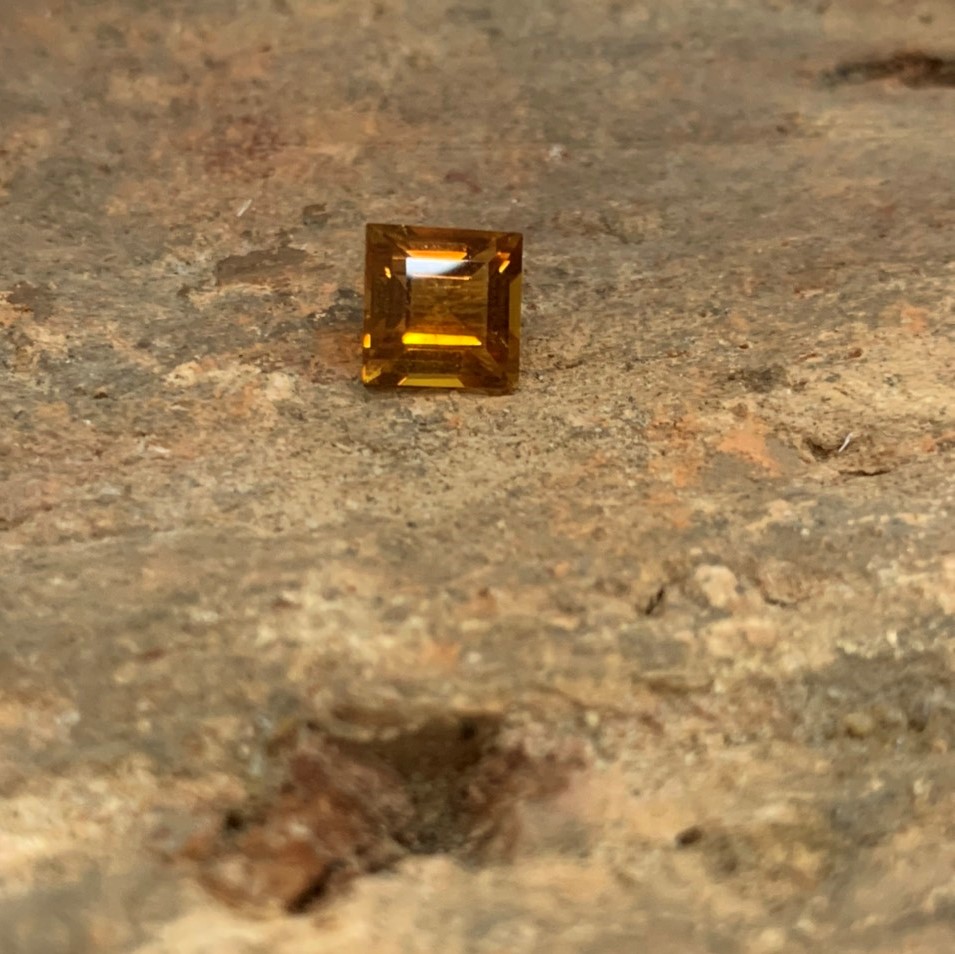 Viên đá thạch anh vàng (Citrine) thiên nhiên_HA-G000499