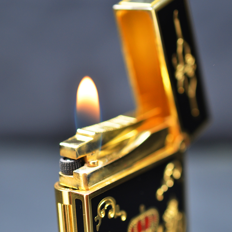 Vỏ Hột Quẹt Bật Lửa  Upon D13 Họa Tiết Sơn Mài Vương Miệng Hoàng Gia - Dùng Ga Đá Cao Cấp