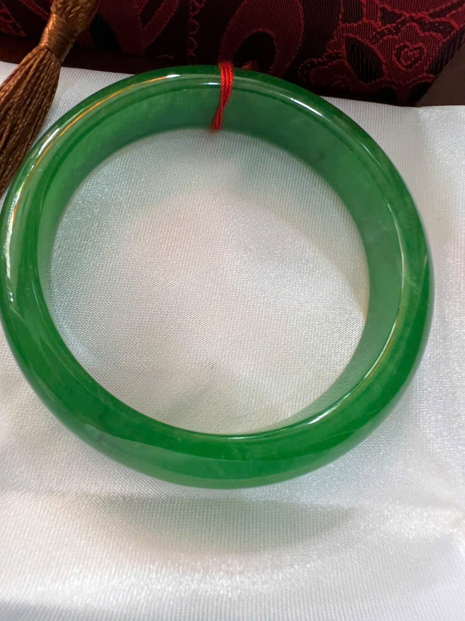 Vòng Tay Nữ Đá Cẩm Thạch Bản Hẹ ĐL Ni 55mm Cao 12mm Dầy 7mm Vòng màu Xanh lá tươi sáng bóng đẹp nữ 53kg - 58kg đeo xinh đẹp sang tay món quà tặng mẹ tặng nữ ý nghĩa ạ