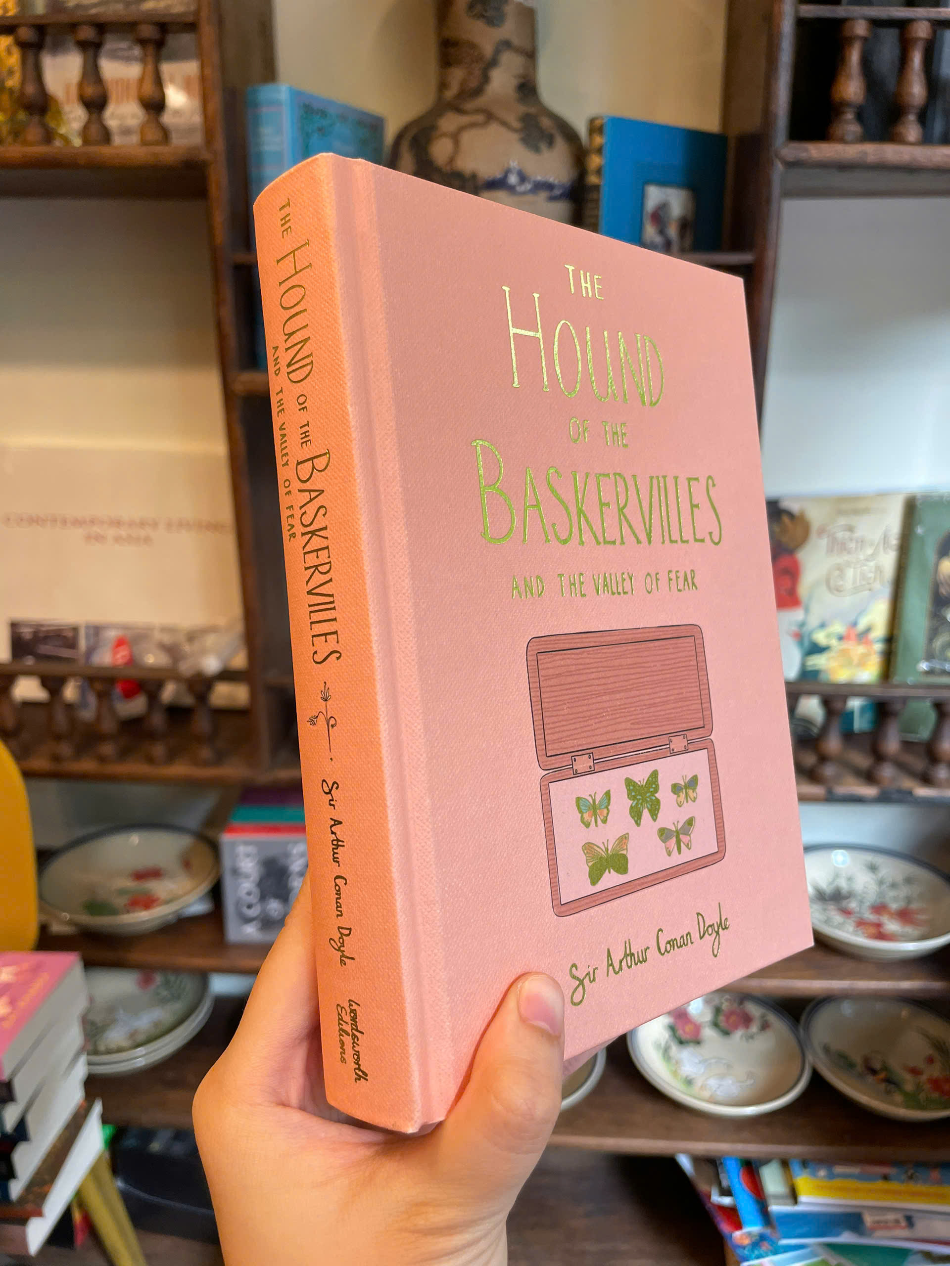 Sách - Hound of the Baskervilles & Valley of Fear by Sir Arthur Conan Doyle | Ngoại văn Bìa cứng