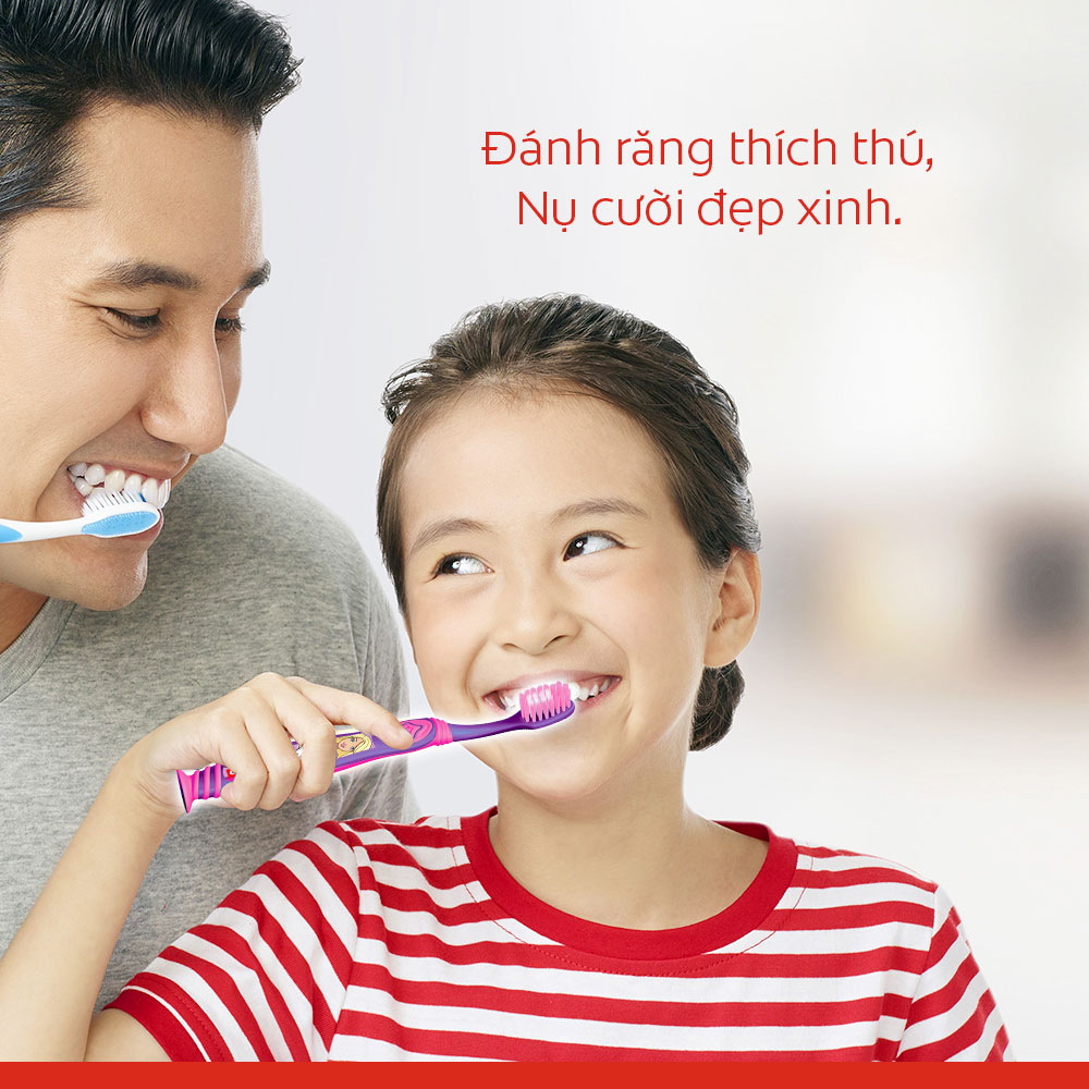 Bộ 2 kem đánh răng 40g và bàn chải Colgate cho trẻ em Barbie