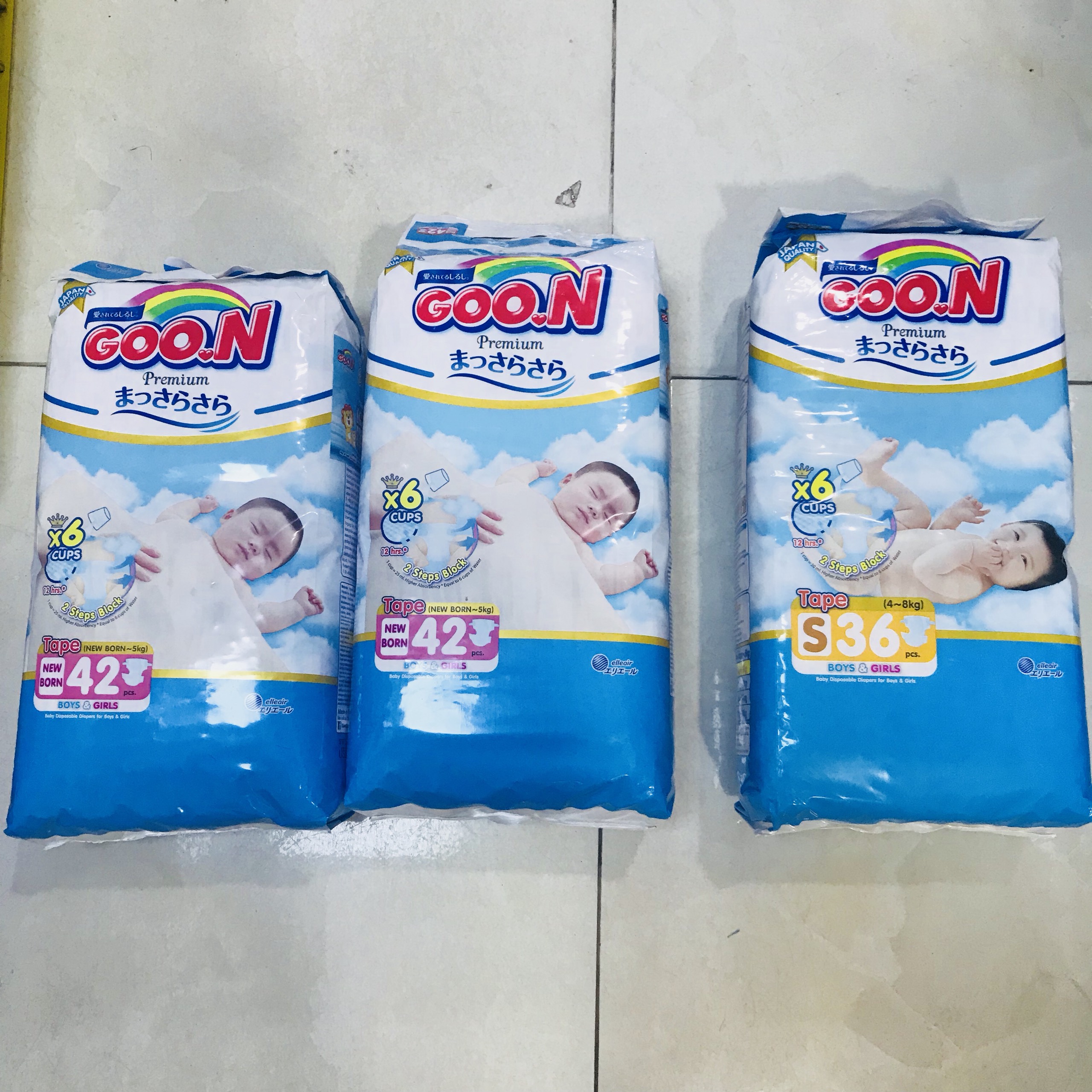 Combo 2 Tã Dán Goon premium Newborn (42 Miếng) Tặng 1 Tã Dán Goon Premium Gói Đại S36 (36Miếng)