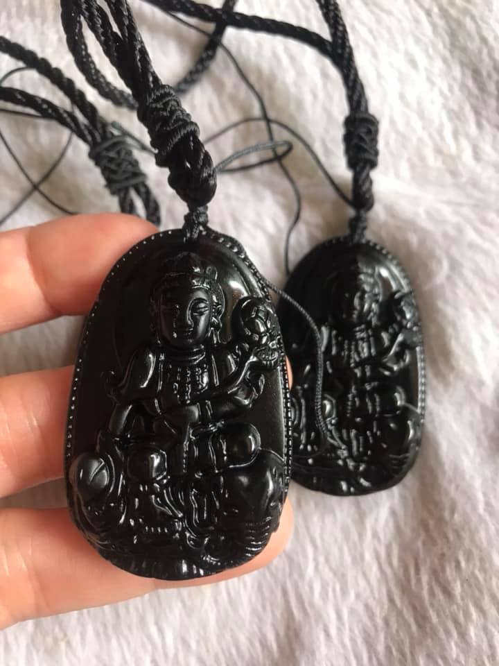 Mặt Phật Độ Mệnh PHỔ HIỀN TRÊN LƯNG VOI ĐÁ MÃ NÃO ĐEN CAO 52MM NGANG 33M NAM THÌN TỴ