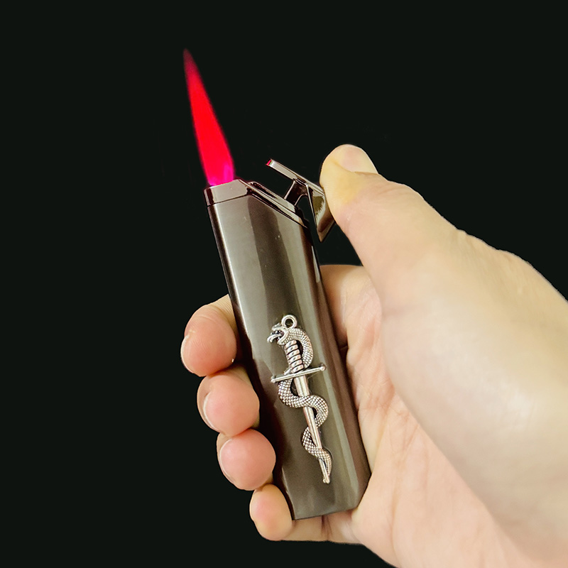 Bật Lửa Khè Bóng Trơn Đính Charm Hình Rắn - Xài Gas