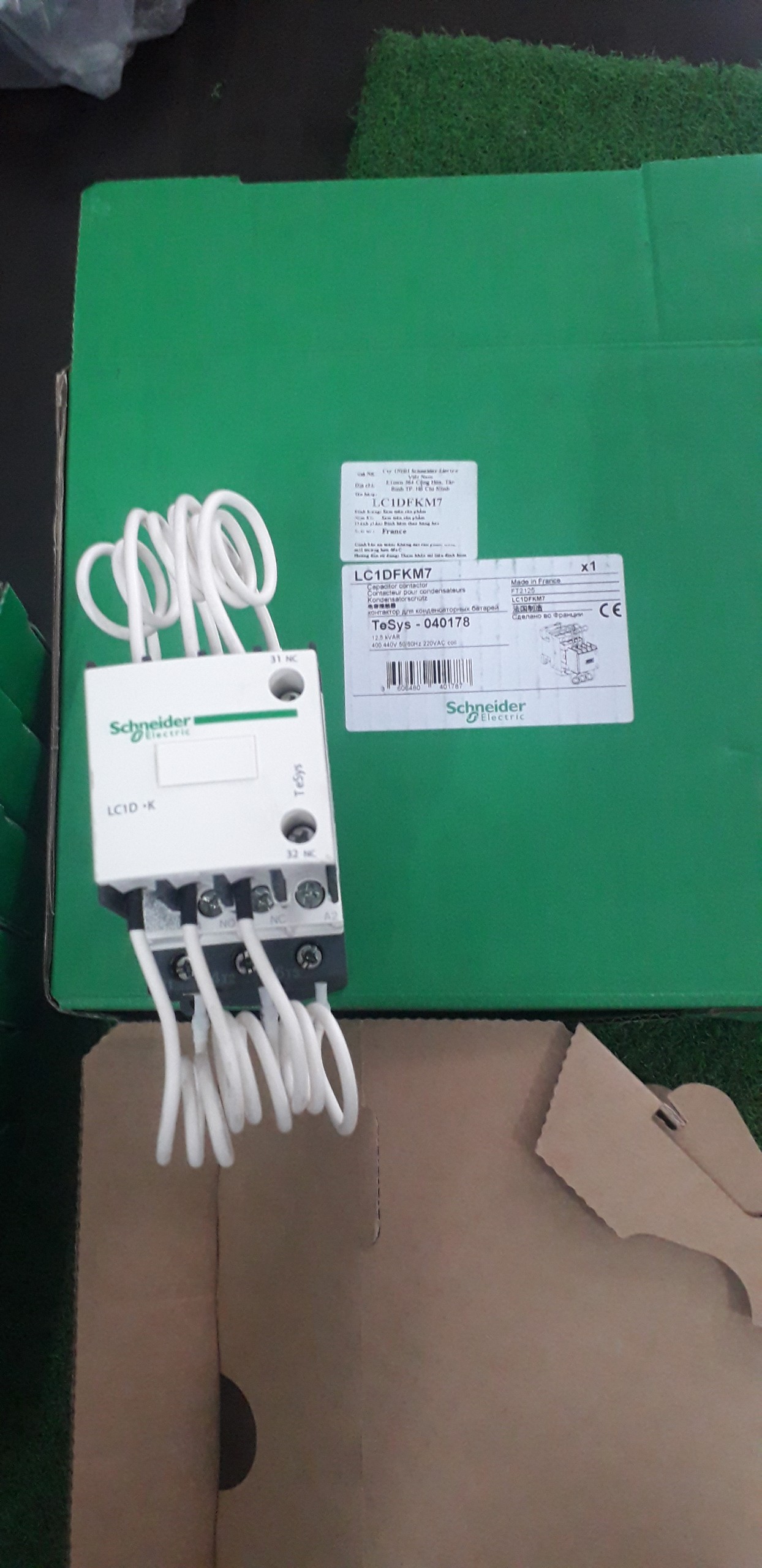 | Hàng chính hãng| Khởi động từ tụ bù LC1DFKM7 12.5kVAR 400V-415V điện áp điều khiển 220V