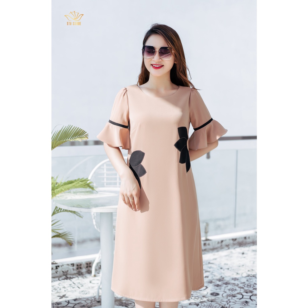 Đầm suông thòi trang trung niên TTV Store TTV1187 thiết kế cổ tròn tay bèo gam màu Kem hoa đen