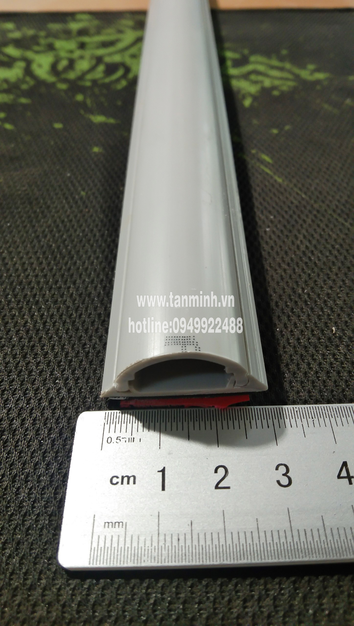 Ghen bán nguyệt xám D30x12mm