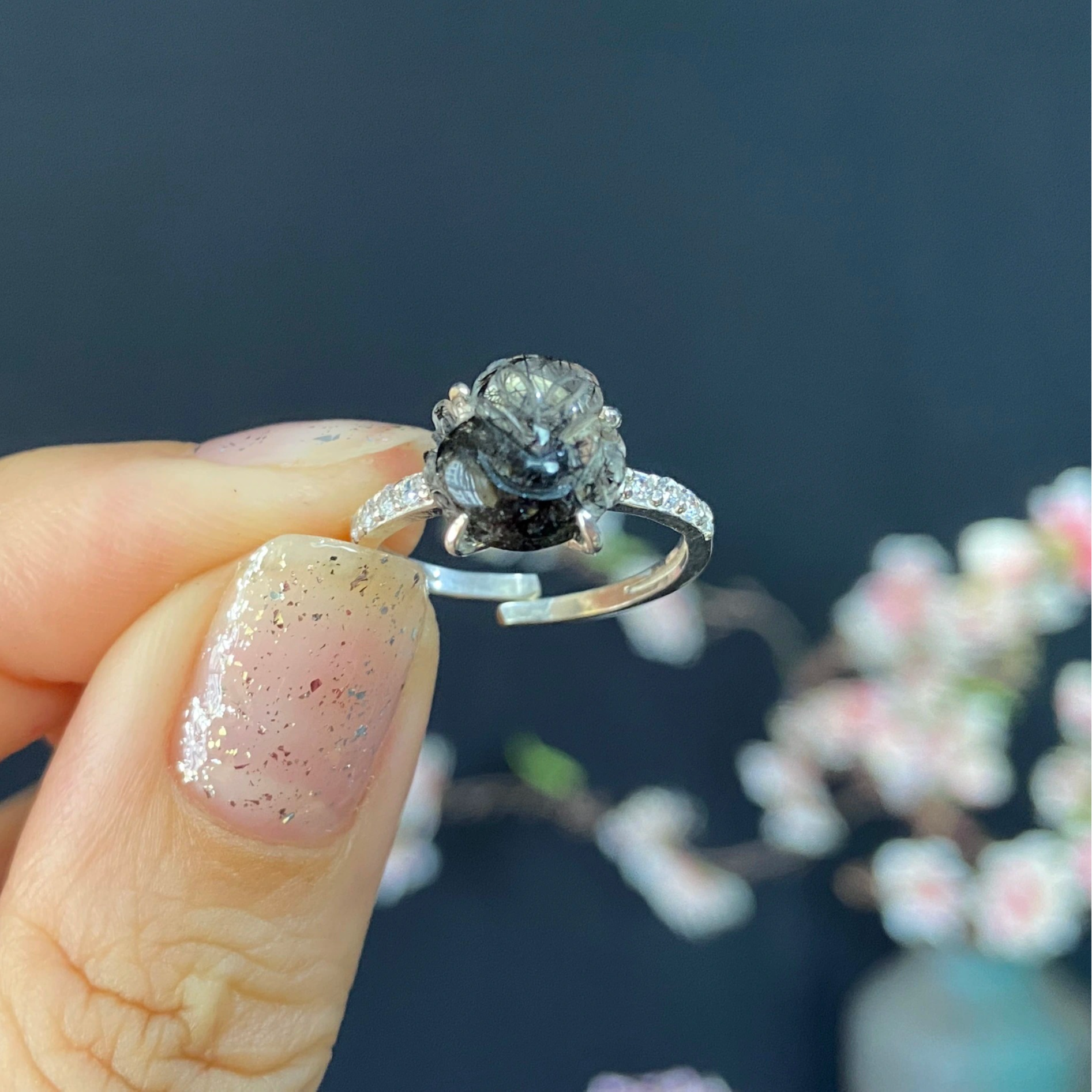 N060 Nhẫn Hồ Ly Thạch Anh Tóc Đen