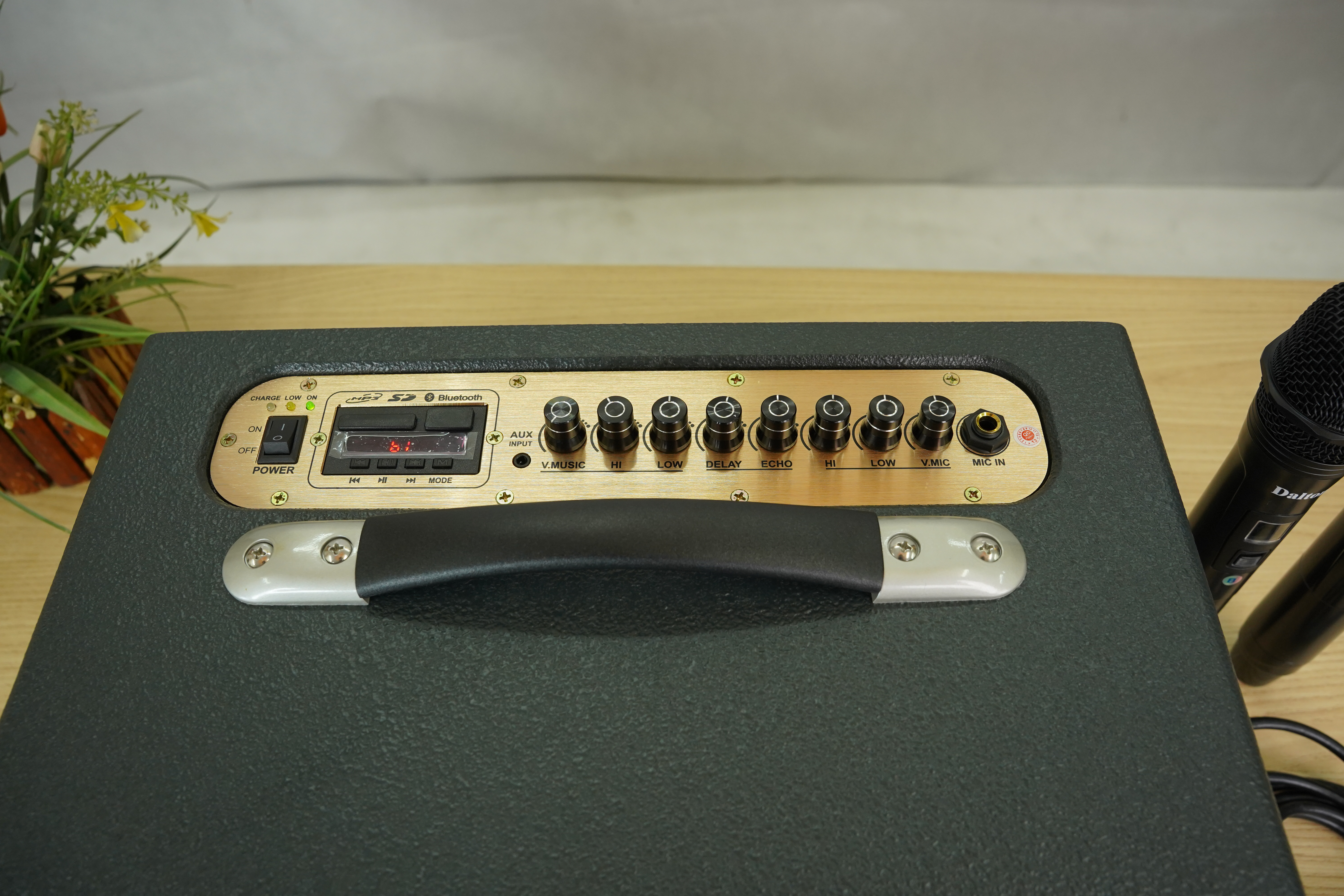 Loa karaoke xách tay Dalton PS-K106A công suất 180W bass 1.6 tấc, loa du lịch nhỏ gọn ca hát mọi lúc mọi nơi - HÀNG CHÍNH HÃNG ( BẢO HÀNH 12 THÁNG )