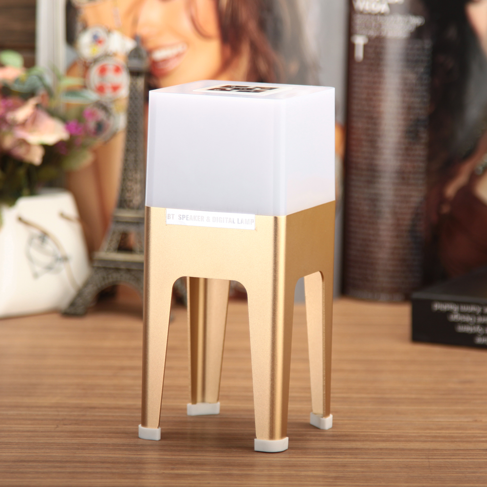 Loa Không Dây BT 3.0 Âm Thanh Nổi Với Khe Cắm Thẻ Nhớ TF 8 Đèn LED Kèm Chân Đế