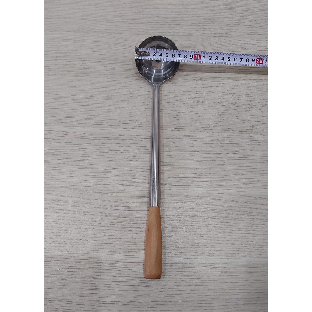 Vá xào inox cán gỗ nhiều size