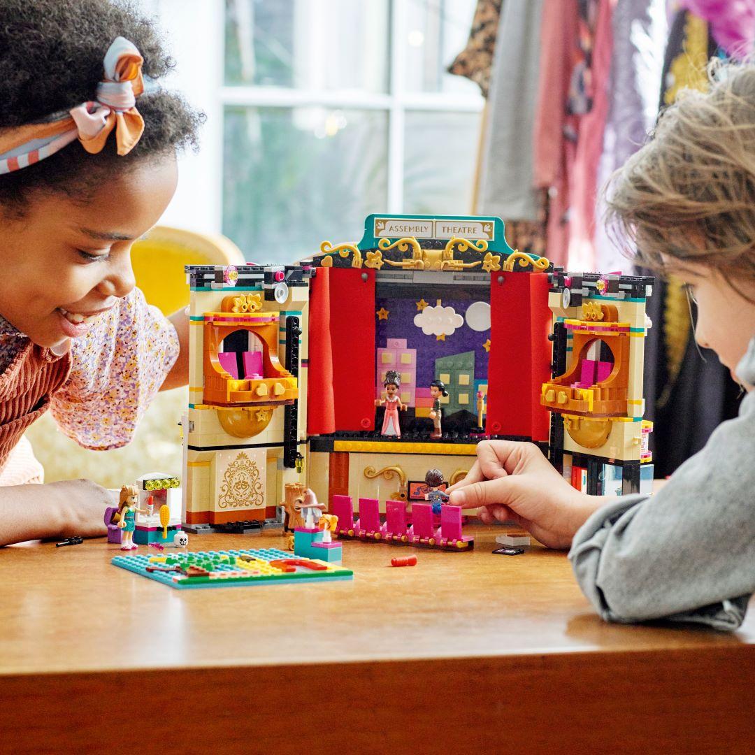 LEGO Friends 41714 Sân khấu nghệ thuật của Andrea (1154 chi tiết)