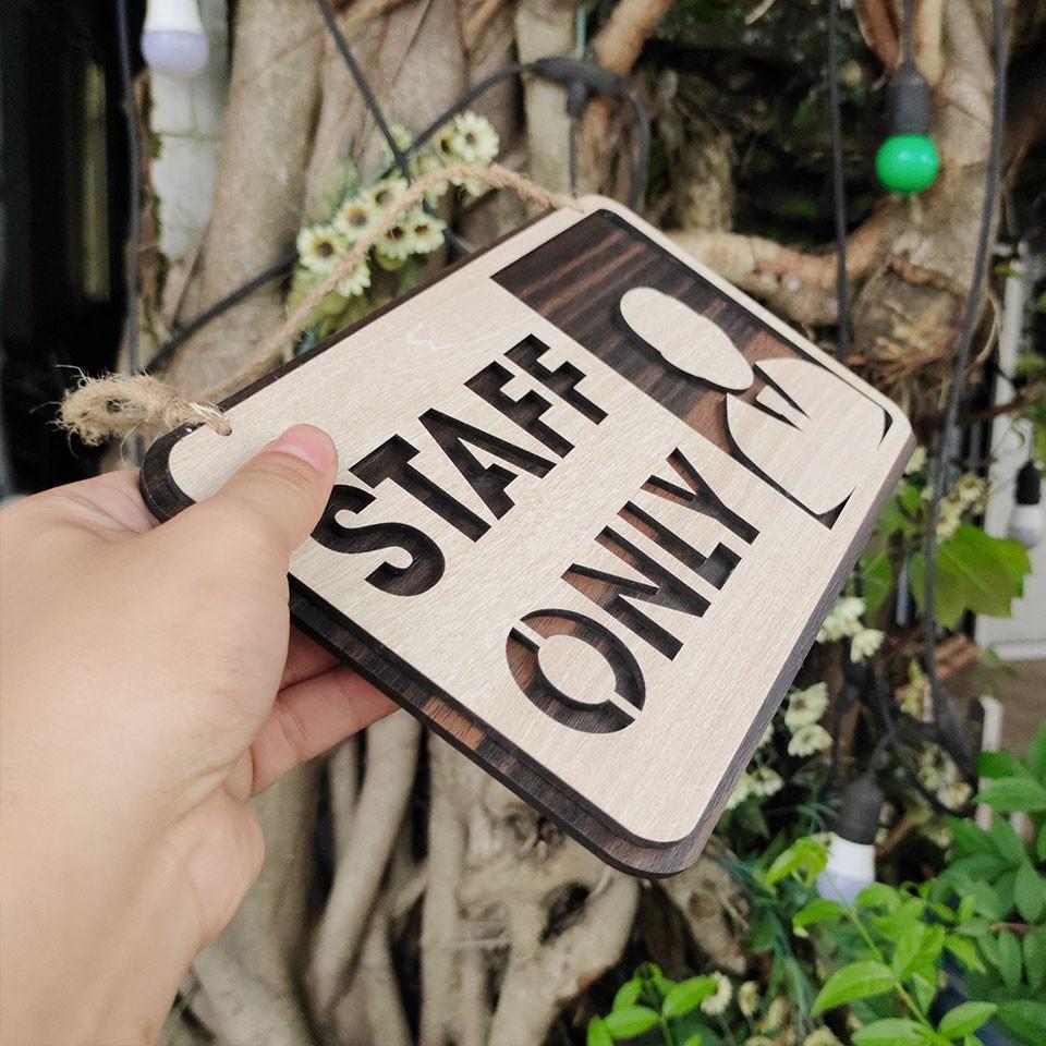 Bảng gỗ phòng staff only TCD06