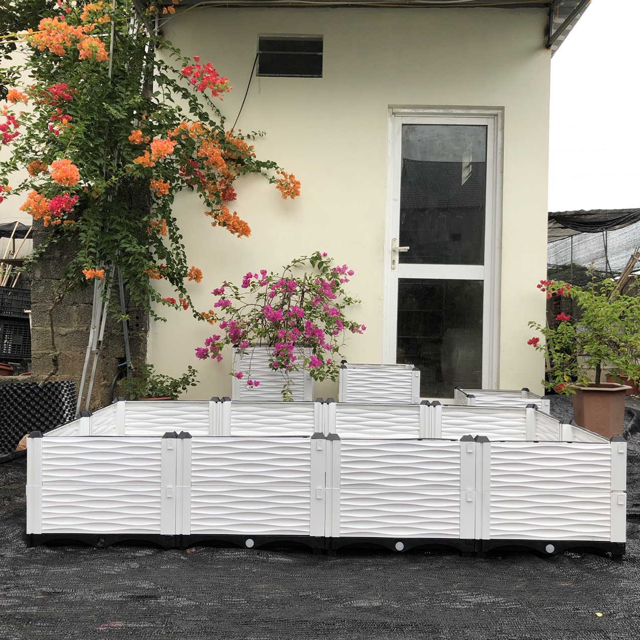 CHẬU GHÉP THÔNG MINH  Bền từ 8-10 năm, phù hợp mọi loại cây trồng và không gian, Module tùy chỉnh kích thước, an toàn, sang trọng, kết cấu chắc chắn, có khay trữ và thoát nước