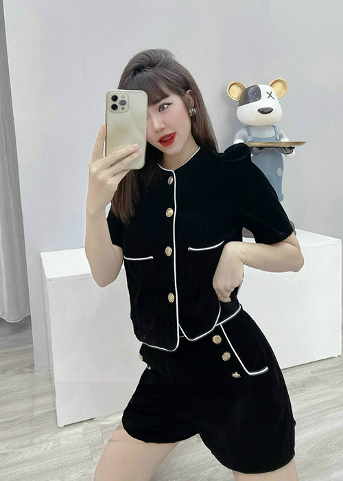 Set Đồ Bộ Nữ Thun Dẻo Co Giãn Đính Nút Xinh Xắn