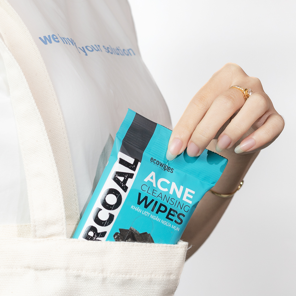 Hộp 2 gói khăn giấy ướt ngừa mụn than hoạt tính Charcoal Anti Acne Cleansing Wipes gói 15 tờ an toàn cho da