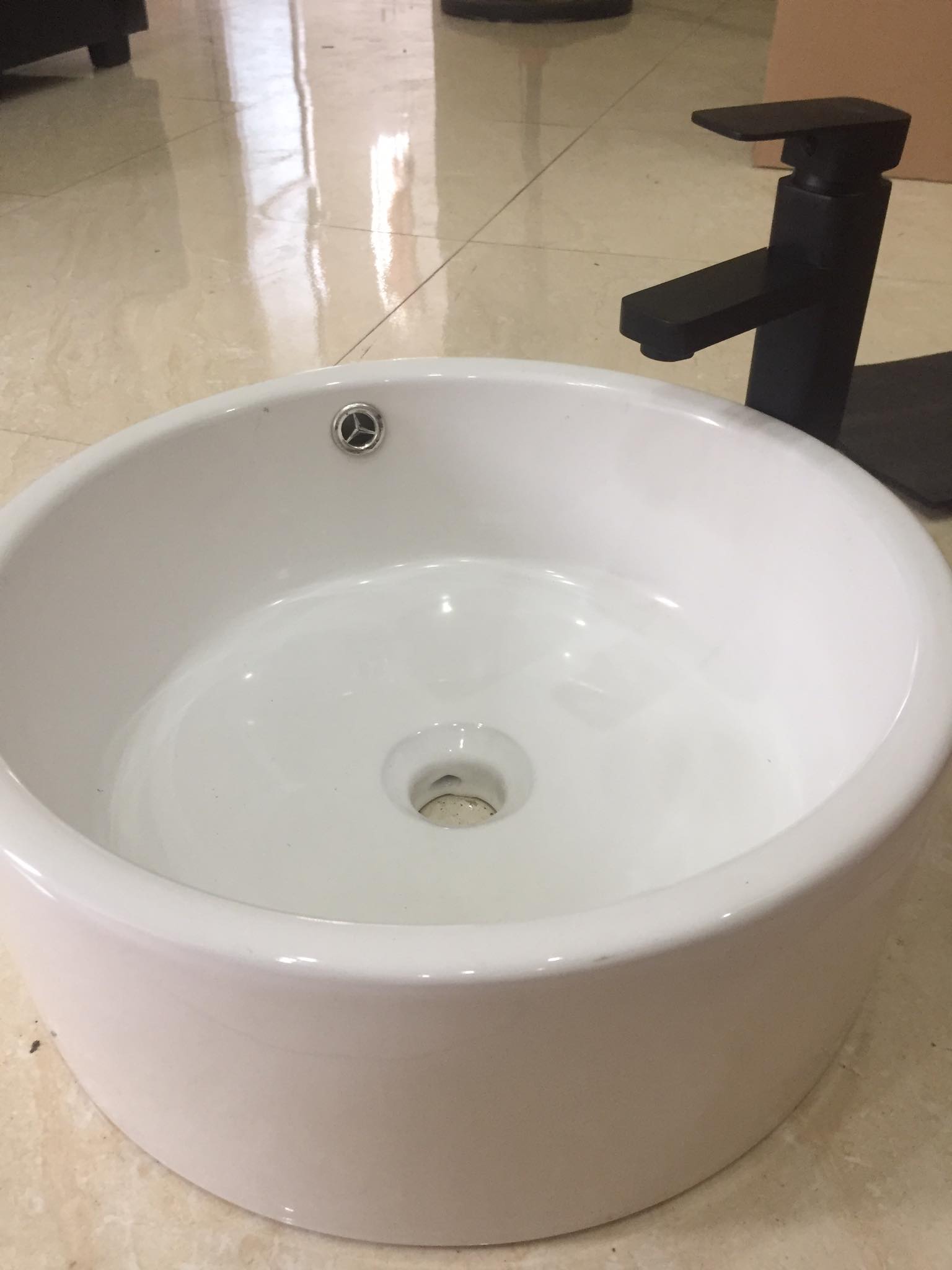 Chậu lavabo dương bàn W&amp;Y